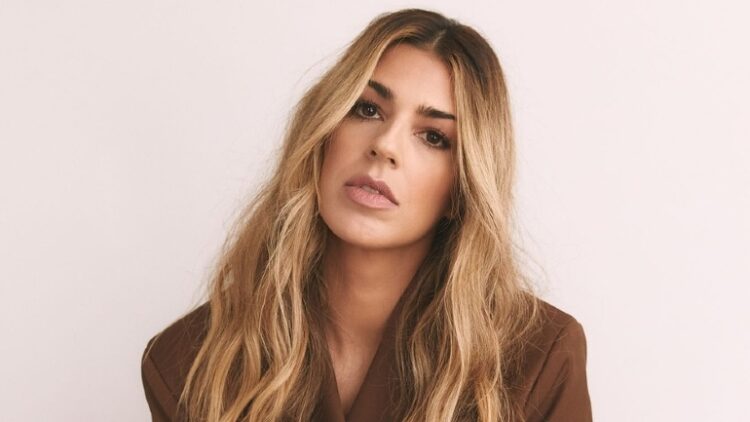 Brooke Ligertwood on GoodChristianMusic.com New Song Feature
