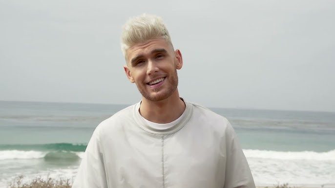 Colton Dixon picture for feature on GoodChristianMusic.com