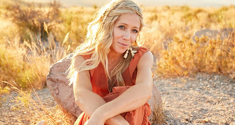 Ellie Holcomb on GoodChristianMusic.com