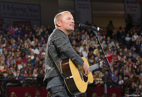 Chris Tomlin on goodChristianMusic.com