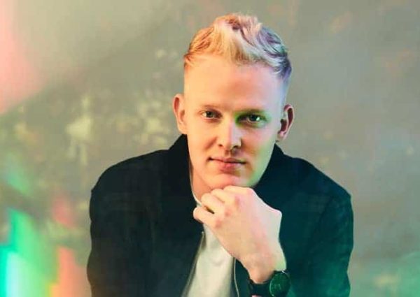 Cade Thompson on GoodChristianMusic.com