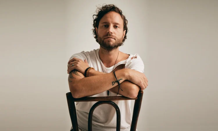 Dan Bremnes "Hold You Tight" Share Worthy Song on Good Christian Music.com