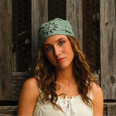 Hailey Hutcheson Pictures
