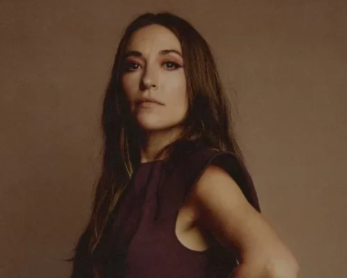 Lauren Daigle on goodChristianMusic.com